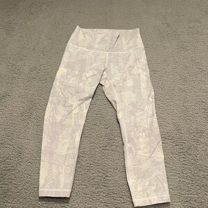 Lululemon wunder under crop legging size 6